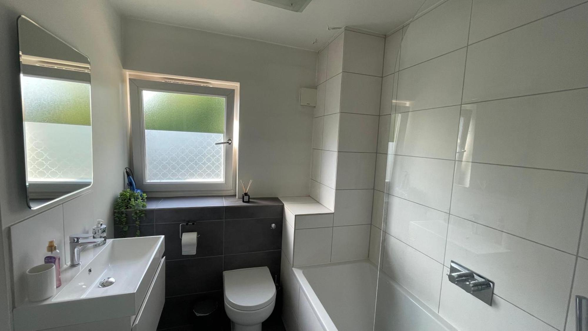 Cosy Flat For 4, Family Friendly, Private Parking, Close To Central Лондон Экстерьер фото