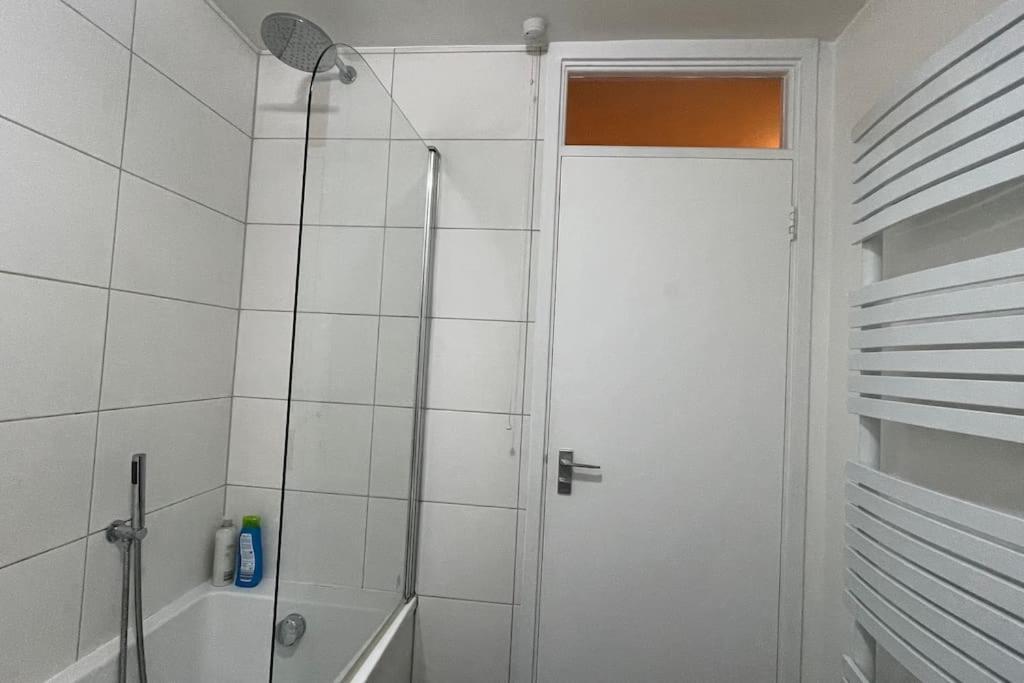 Cosy Flat For 4, Family Friendly, Private Parking, Close To Central Лондон Экстерьер фото
